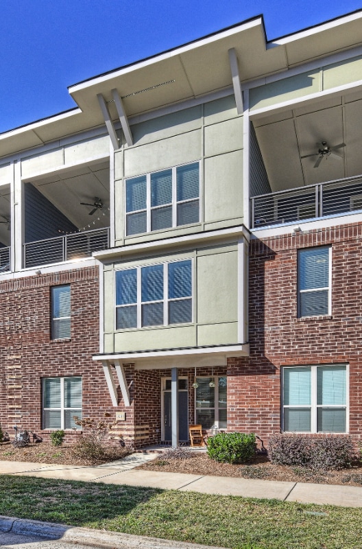 Photo - 3543 Spencer St