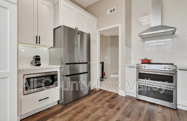 962 N Shoreline Rd