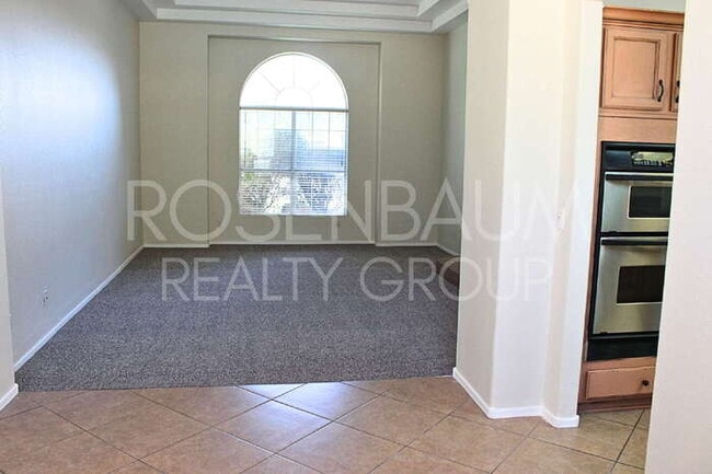 Photo - Gorgeous 5-bedrooms, 3-baths home in Super...