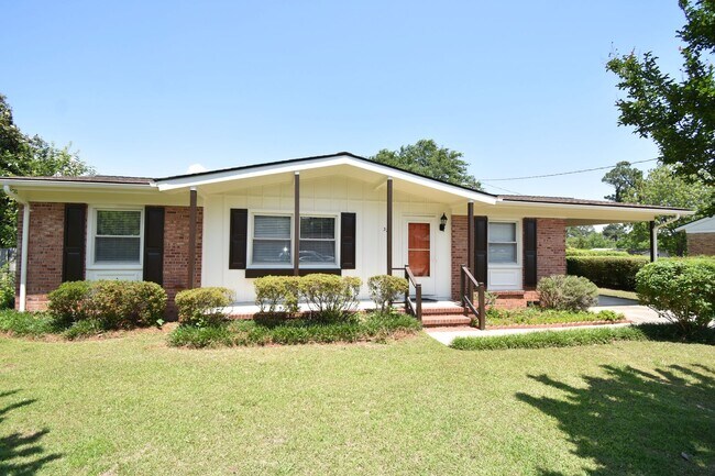 First Month Rent Free: Updated 3 Bedroom a... - First Month Rent Free: Updated 3 Bedroom a...