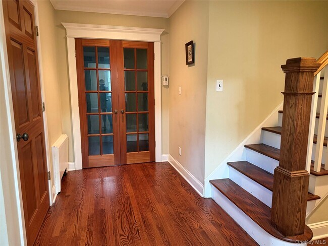 Photo - 60 Oaktree Ln