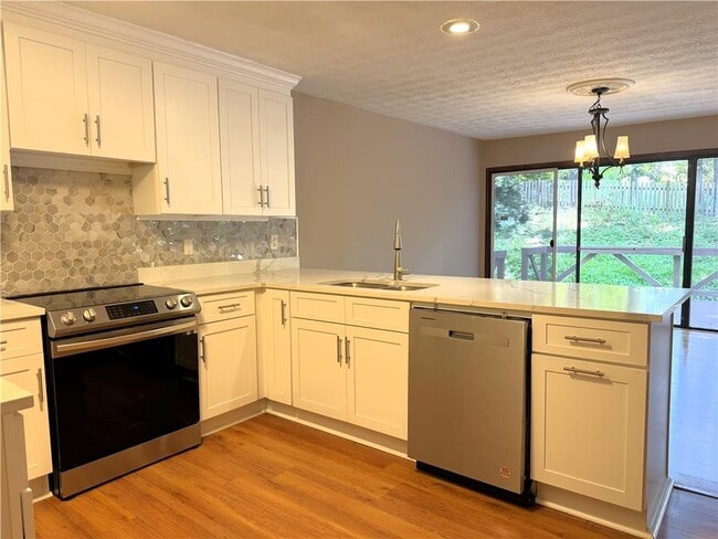Photo - 1302 Colony Dr