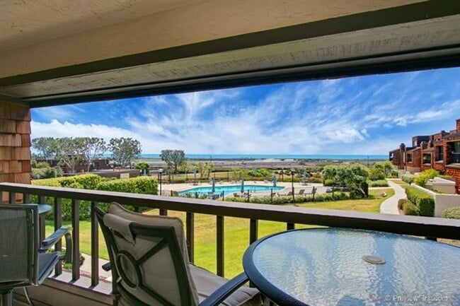 Gorgeous ocean view House 3 beds/ 3.5 bath... - Gorgeous ocean view House 3 beds/ 3.5 bath...