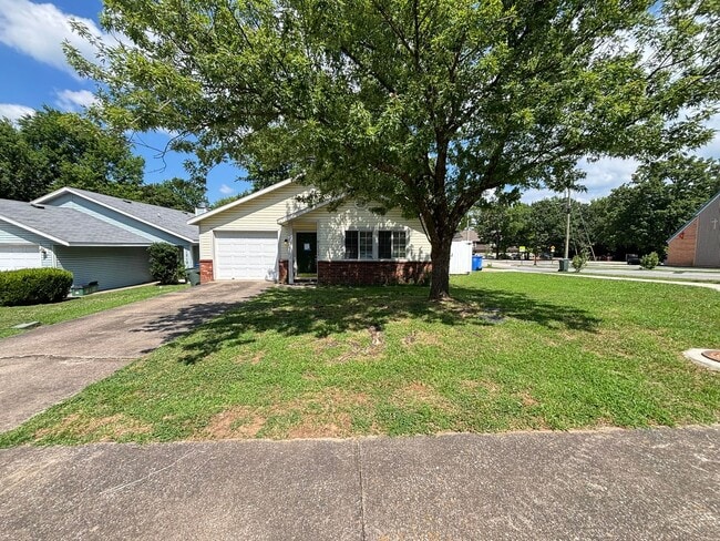 Photo - Make This Your Next Home! 2 Bedrooms, 1 Bathroom With A Garage and Lawn Maintenance *No Pets*