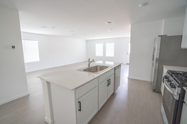 Photo - 2515 Mint Garnet Dr