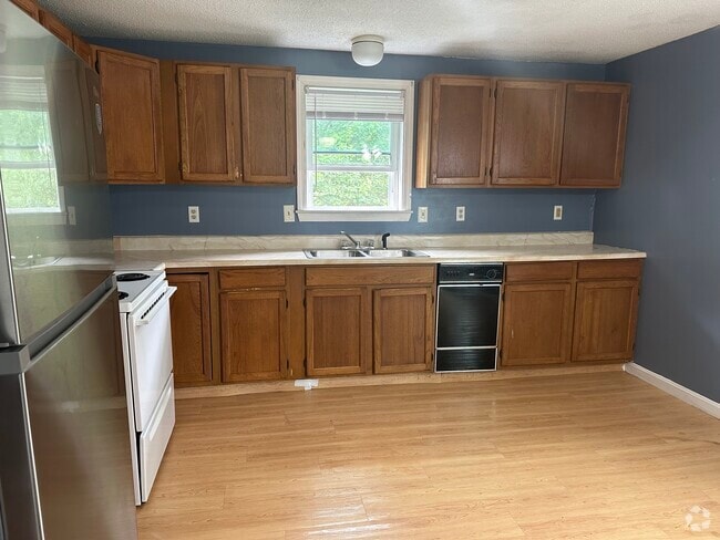 Building Photo - 8 Cornerbrook Cir Rental