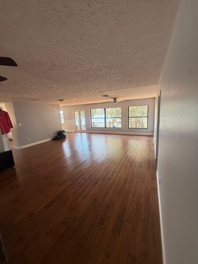 Photo - 10180 SE 139th Pl Unit Little Lake Weir Upstairs 2/2 Lakefront