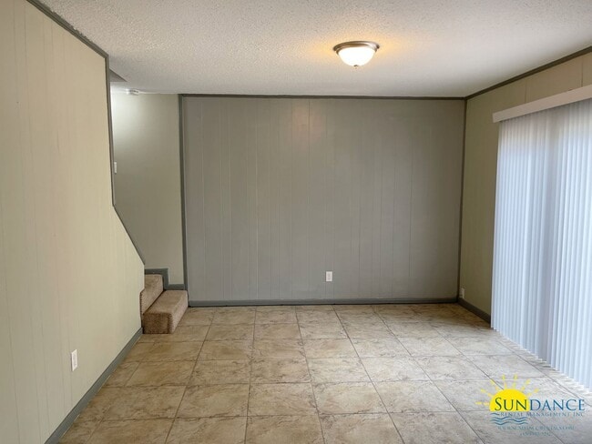 Photo - 144 Valencia Dr