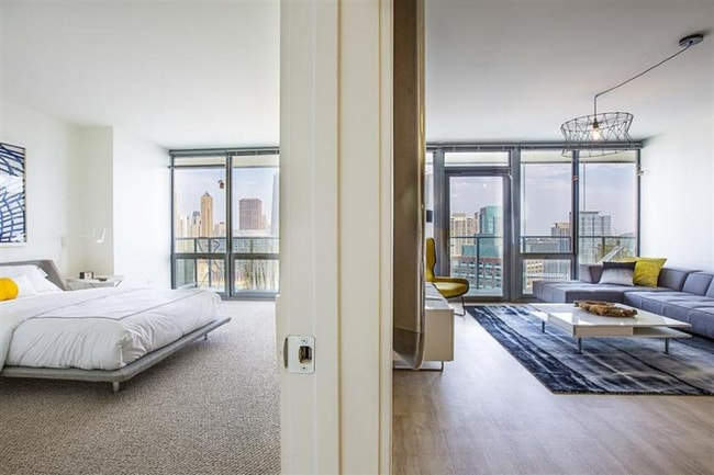 Photo - 365 E Wacker Dr