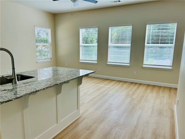 Photo - 708 E Johnson Ave