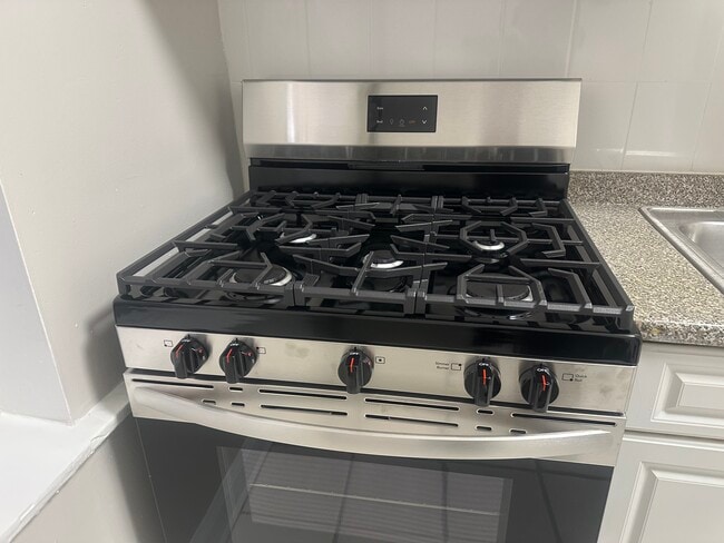 Photo - 328 61st St Unidad B2