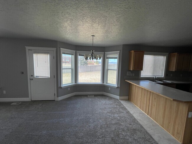 Photo - 1127 Elgin Ct