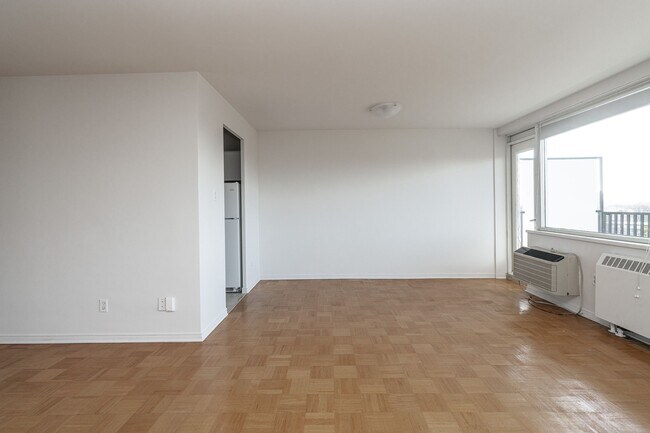 Photo - 150 The Donway W Unit 208