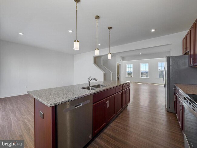 Photo - 92 Stafford Pl