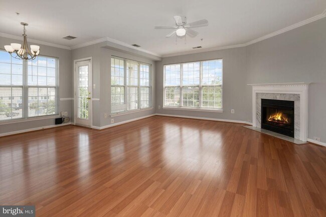 Photo - 2480 Angeline Dr Unit 302