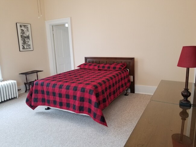 1020 S 7th St Unit fully furnished 1 bedroom
