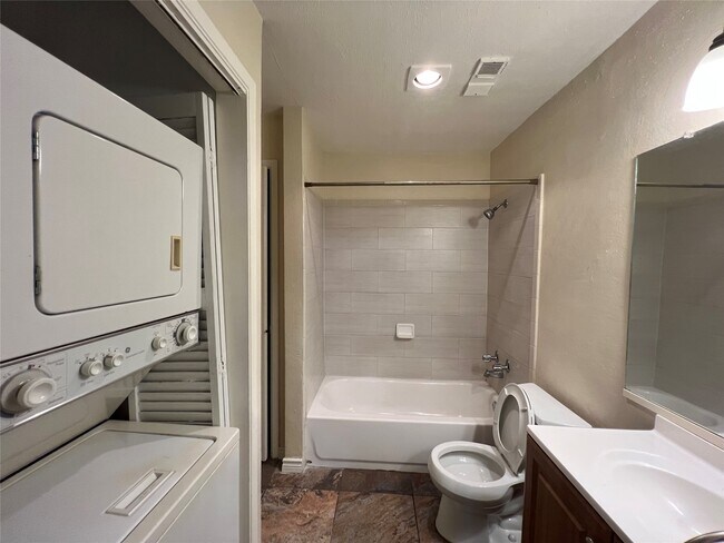 Building Photo - 10075 Westpark Dr Unit 12