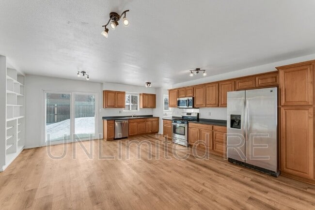 Building Photo - 2810 N Roberta Dr