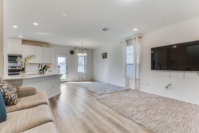 Photo - 1109 Aronia Ln