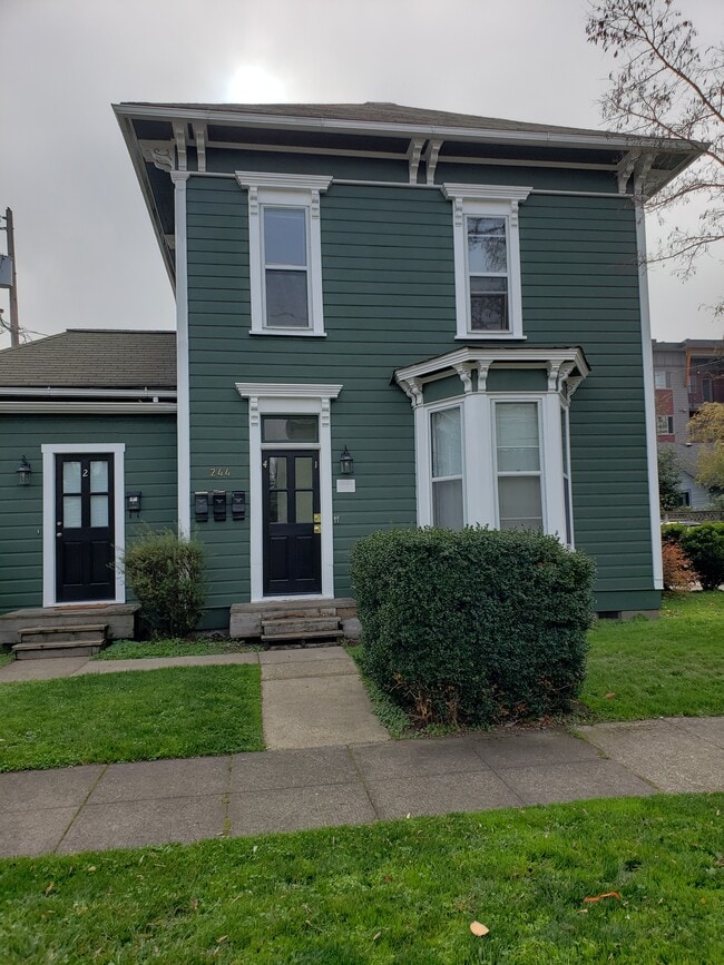 Photo - 244 E 16th Ave Unit 3