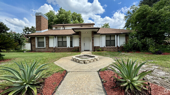 Building Photo - 1049 Lenmore Ct Rental