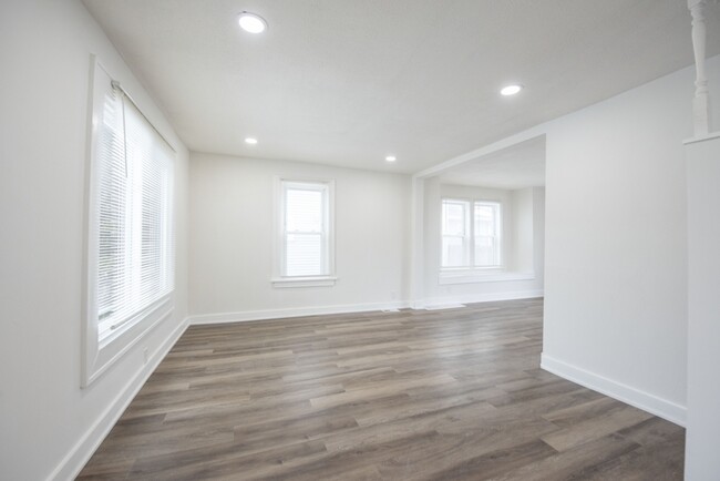 Photo - 1937 Washington Ave