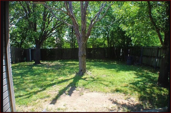 Photo - 6700 Driffield Cir E