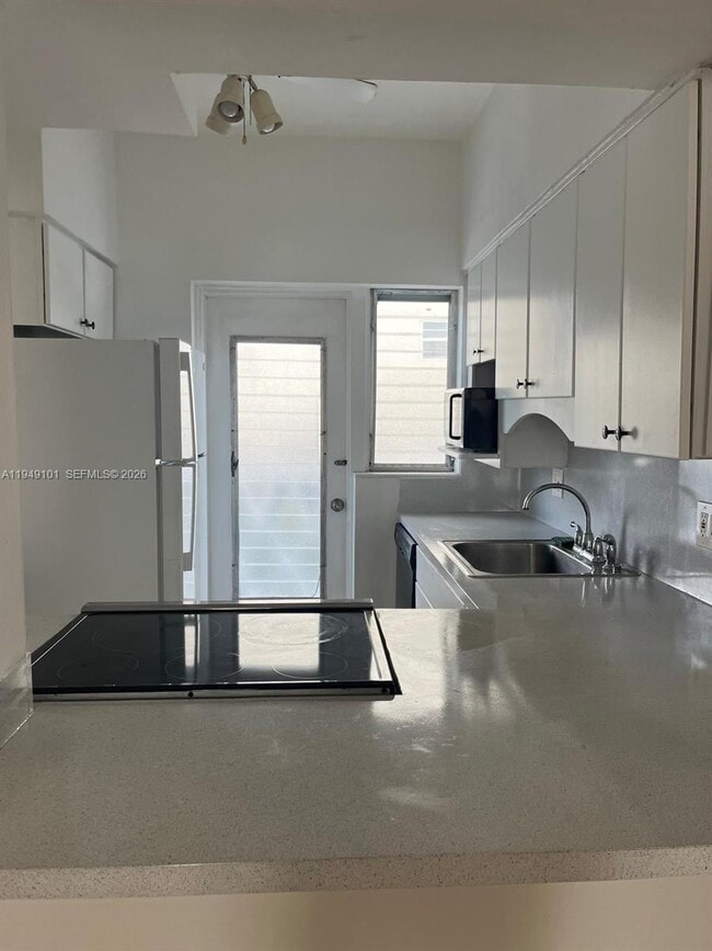 Photo - 10250 W Bay Harbor Dr Unit 2C