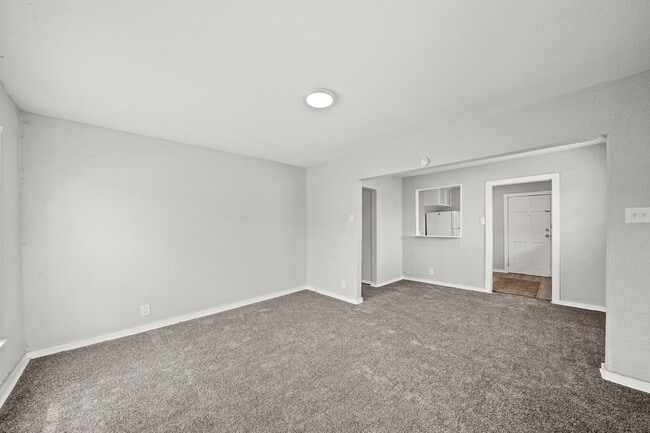 Building Photo - 1721 W 5th St