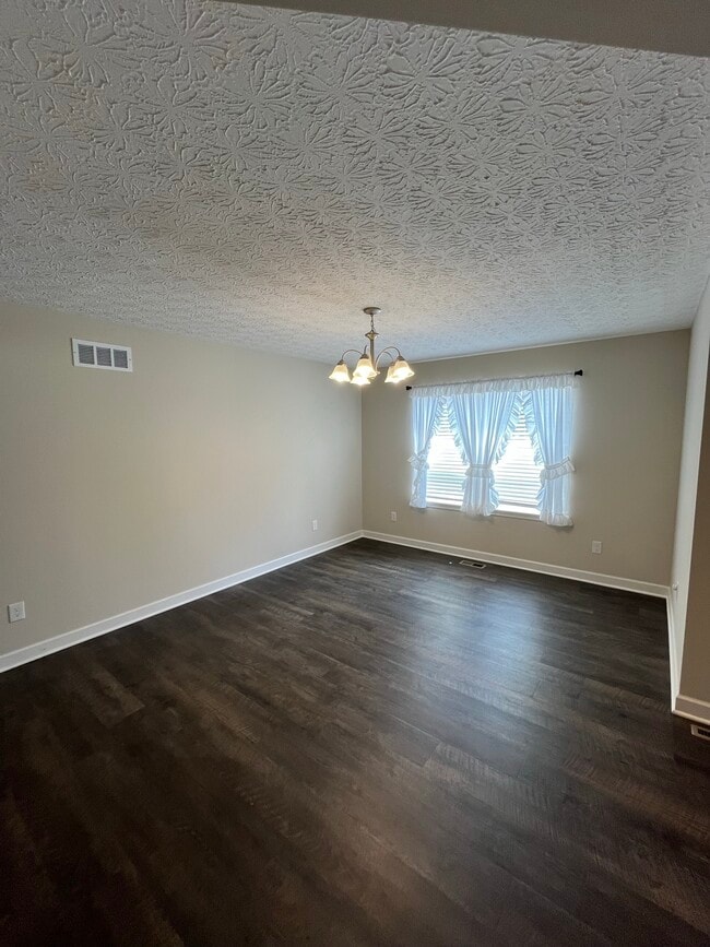 Photo - 17200 OH-739