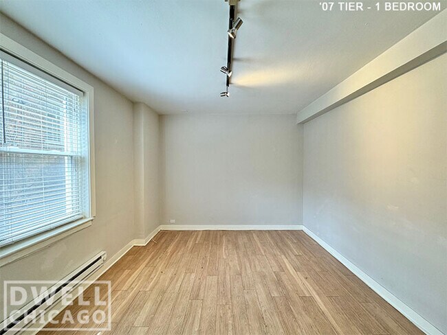 Photo - 541 W Belmont Ave Unit 1