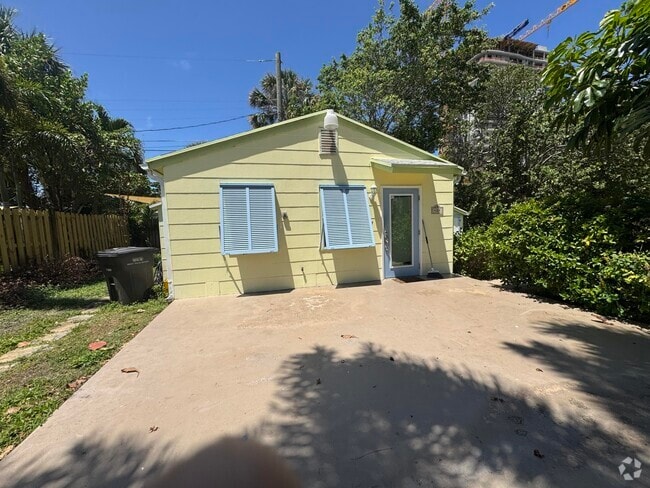 Building Photo - 409 45th St Rental