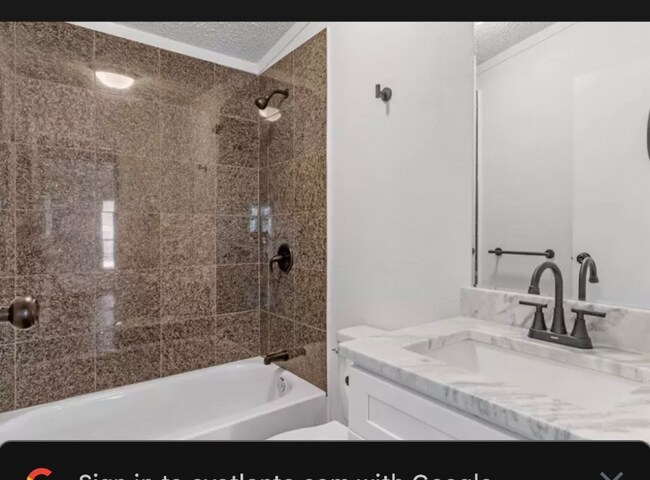 Photo - 302 Woodridge Dr