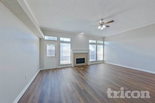 Photo - 1362 Meadow Creek Dr