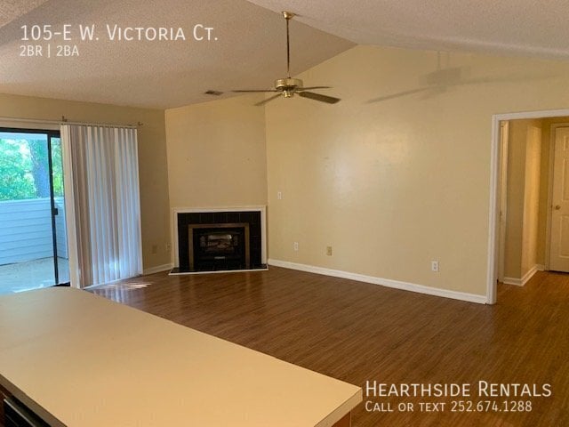 Photo - 105-E W Victoria Ct