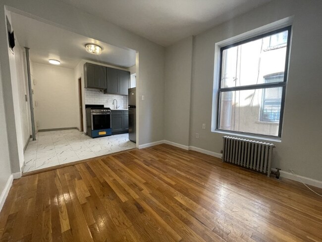 Photo - 424 E 116th St Apartment Unit 16