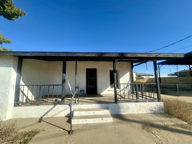 Photo - 495 N Phoenix St