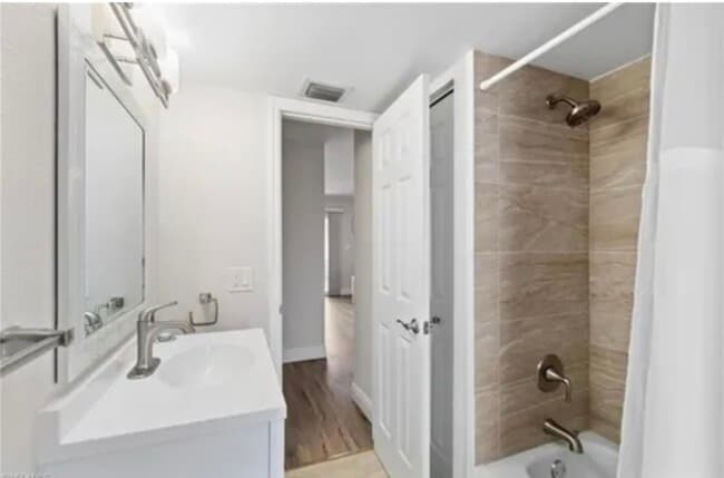 Photo - 221 Palm Dr Unit 2