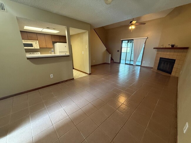Photo - 5549 Cabot Dr N