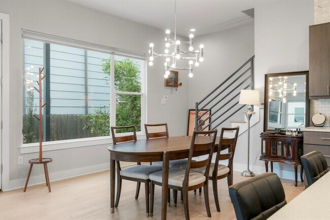 Photo - 6008 Florencia Ln