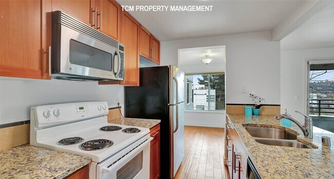 Photo - 2145 Dexter Ave N Unidad 305