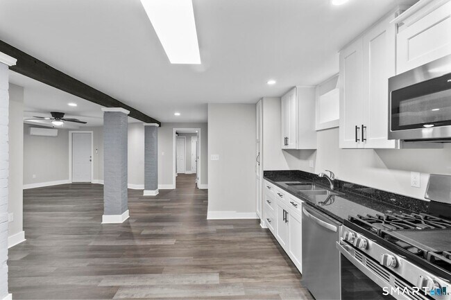 Photo - 548 Ferry St