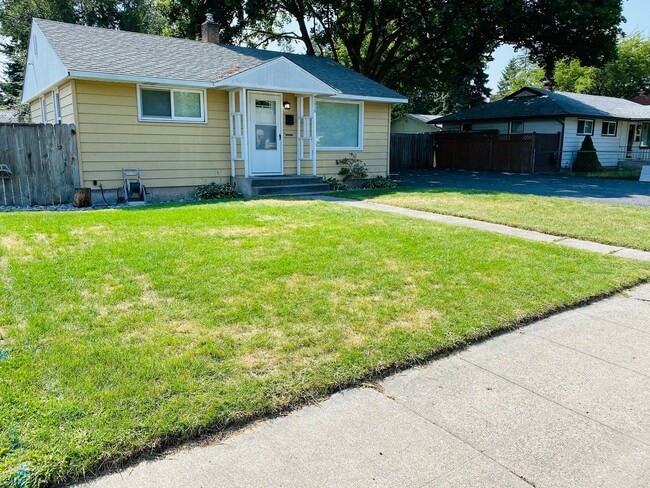 Building Photo - Completely Remodeled Northwest Area 3 Bedr... Rental