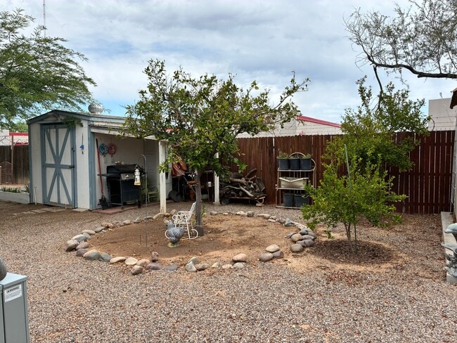 526 W Pelaar Dr