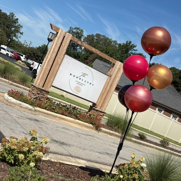 Woodlands Entrance to Community