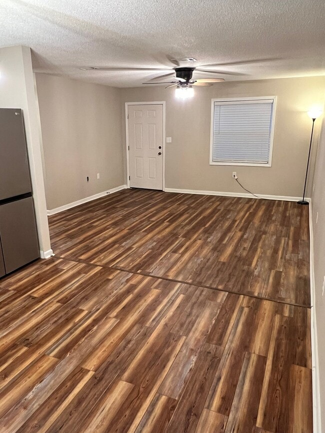 Photo - 706 Shady Ln Dr Unit B