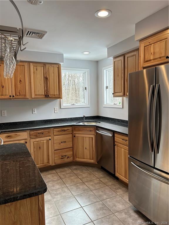 Photo - 64 Beaumont Hwy Unit B