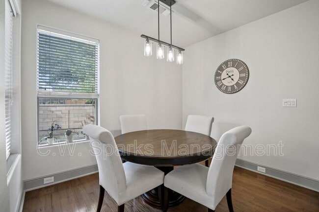 Photo - 2561 Fountain Cove