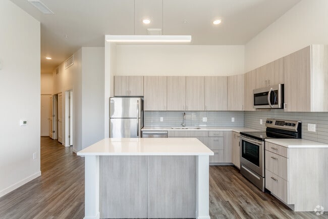 2BR, 2BA - Cupola