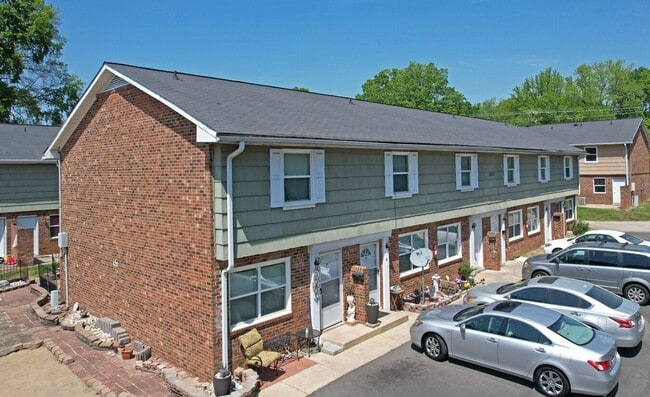 Building Photo - Cozy Greensboro Homes with Modern Amenities Unit CF 3507-C